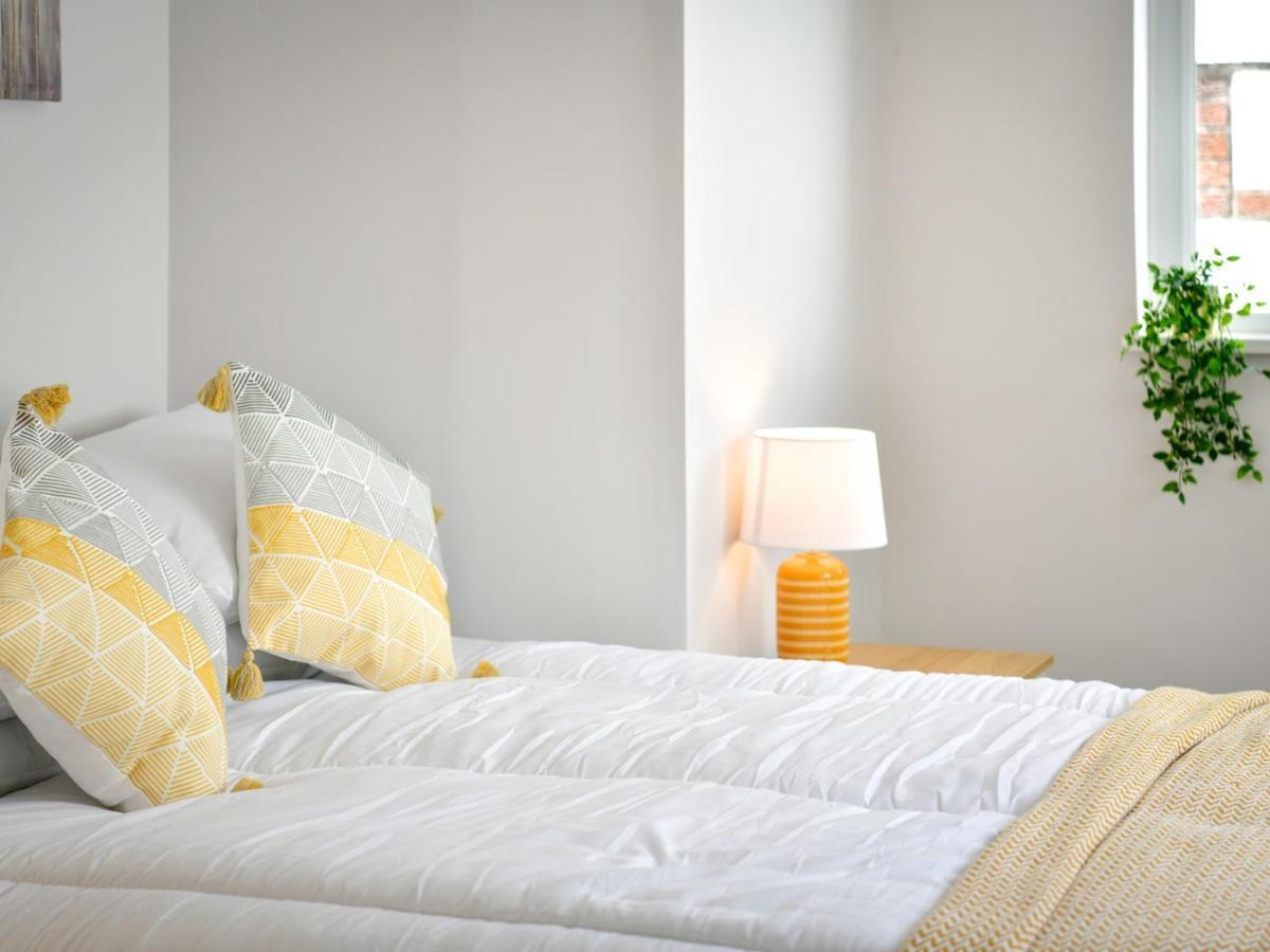 Pass The Keys Newly Refurbished Modern Bungalow - Pets Welcome Villa Swansea Esterno foto