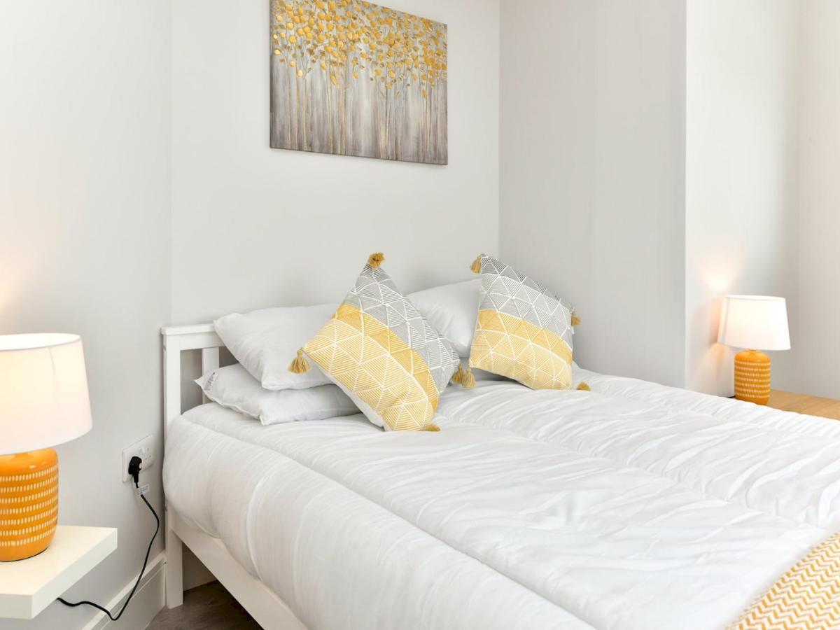 Pass The Keys Newly Refurbished Modern Bungalow - Pets Welcome Villa Swansea Esterno foto